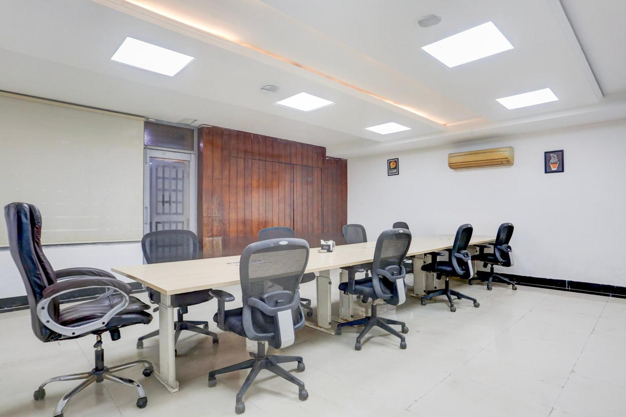Super Townhouse Sushant Lok Phase 1 Formerly Hotel Neven Gurgaon Exterior photo
