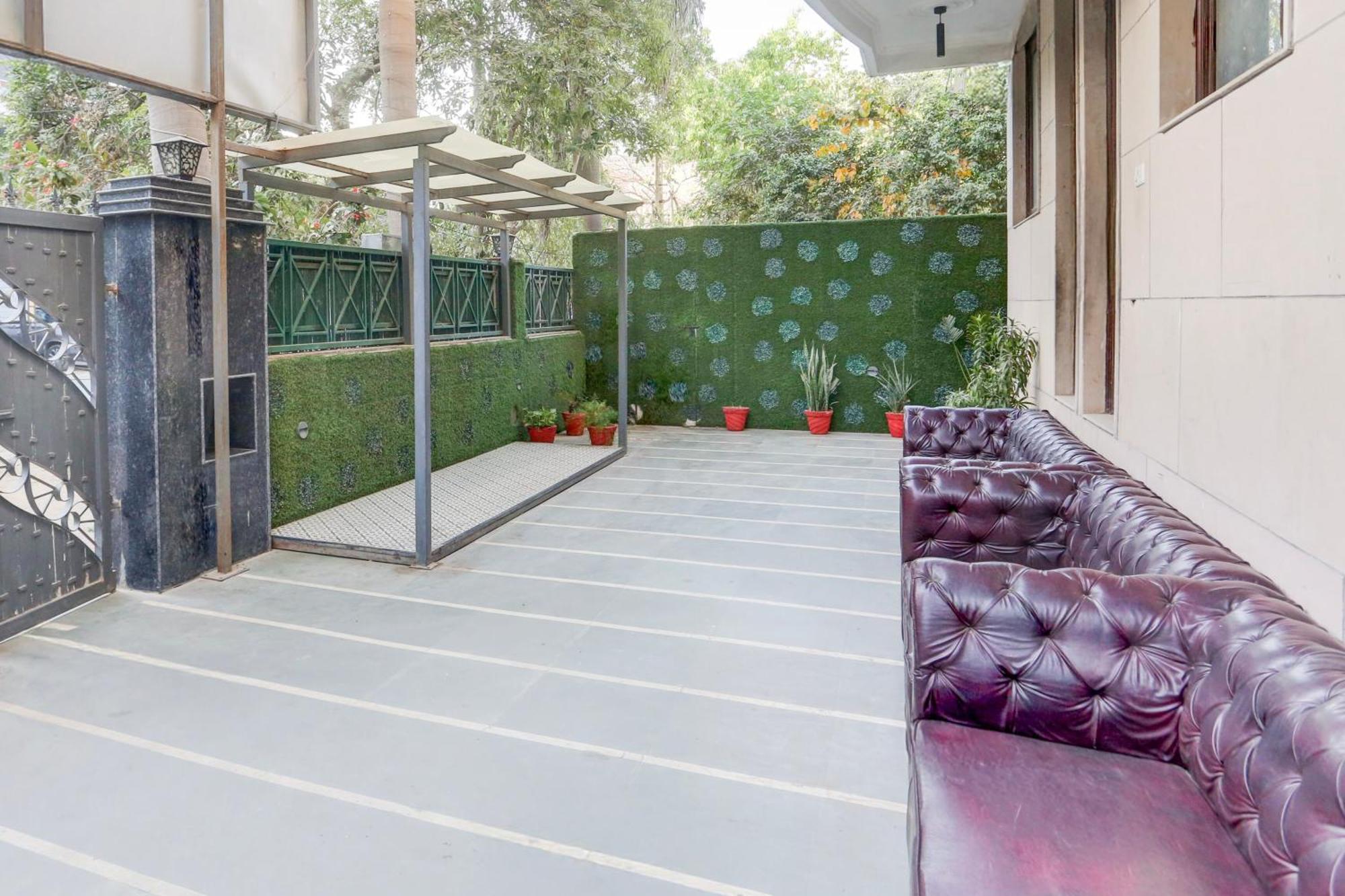 Super Townhouse Sushant Lok Phase 1 Formerly Hotel Neven Gurgaon Exterior photo