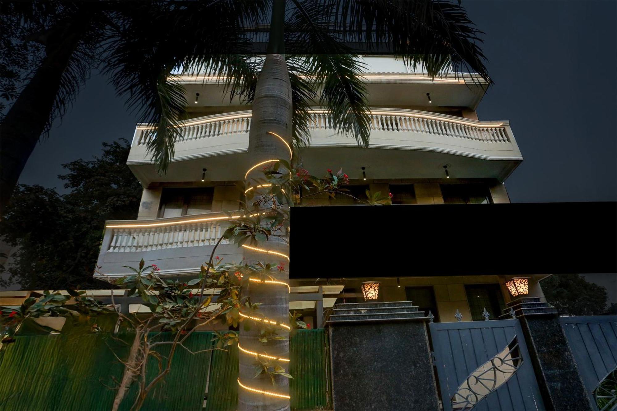 Super Townhouse Sushant Lok Phase 1 Formerly Hotel Neven Gurgaon Exterior photo