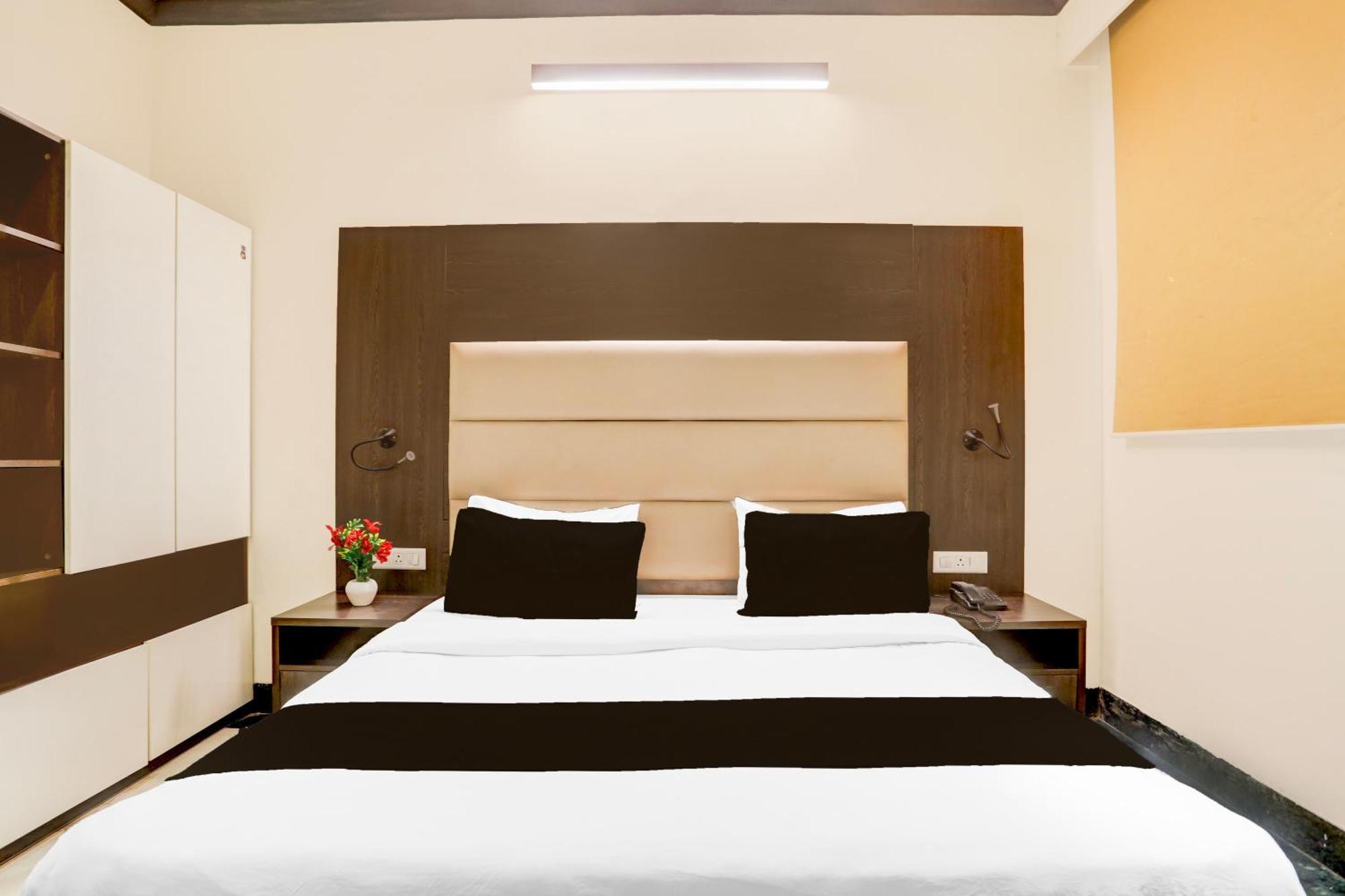 Super Townhouse Sushant Lok Phase 1 Formerly Hotel Neven Gurgaon Exterior photo